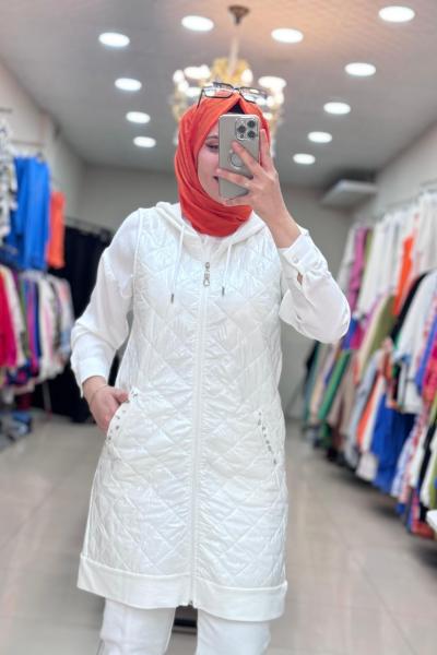 0110 ÖNÜ KAPİTONE YELEK  Ekru