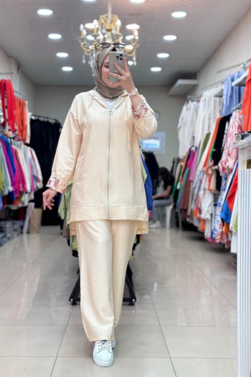 9592 KOLU DESENLİ TAKIM Bej