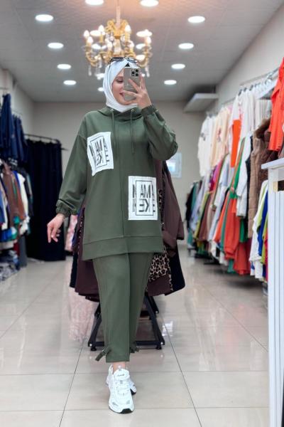 9686 ÖNÜ KARE YAZILI TAKIM  Haki