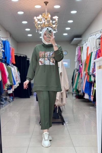 9689 ÖNÜ RESİM BASKILI TAKIM  Haki