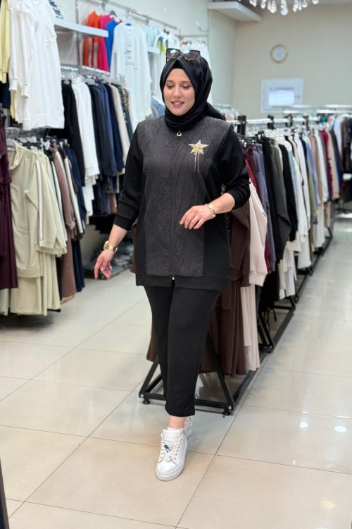 YILDIZ BROŞLU TAKIM Siyah