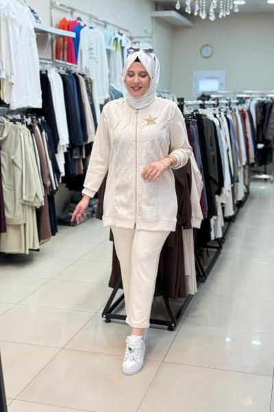 YILDIZ BROŞLU TAKIM Bej